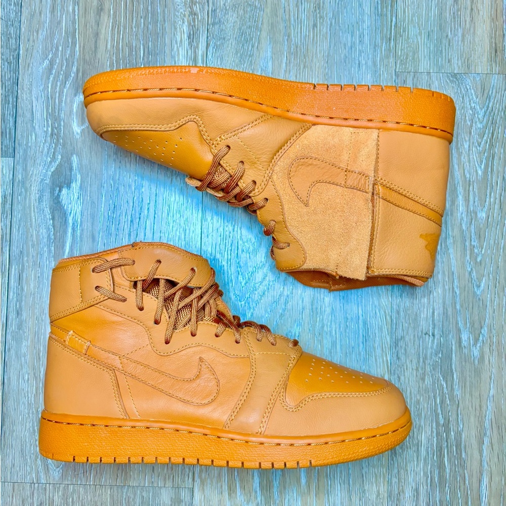Jordan Men's Brown High-Top Sneakers